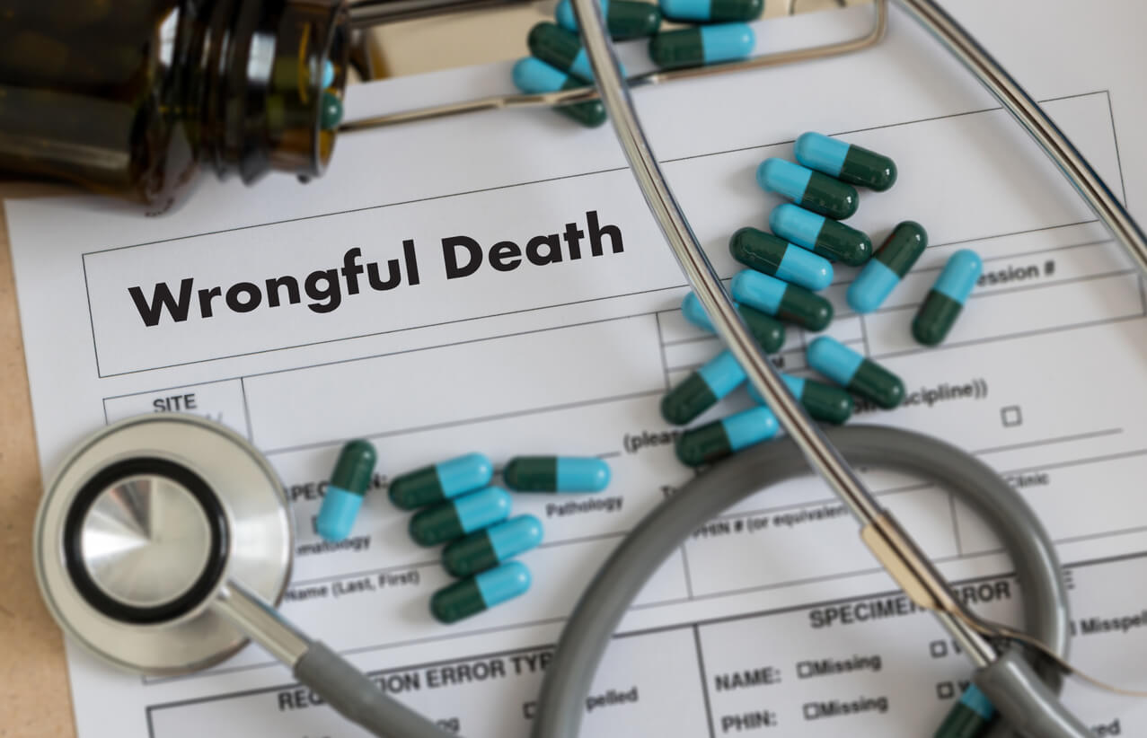 Wrongful Death Doctor talk and  patient medical working at office